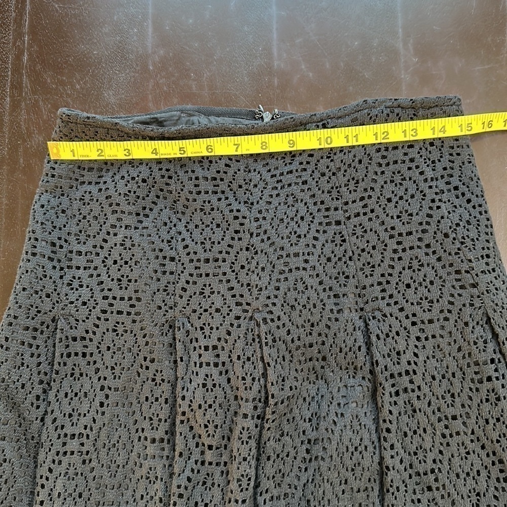 Crochet/lace overlay ruffle black skirt SZ 6 - Picture 5 of 9
